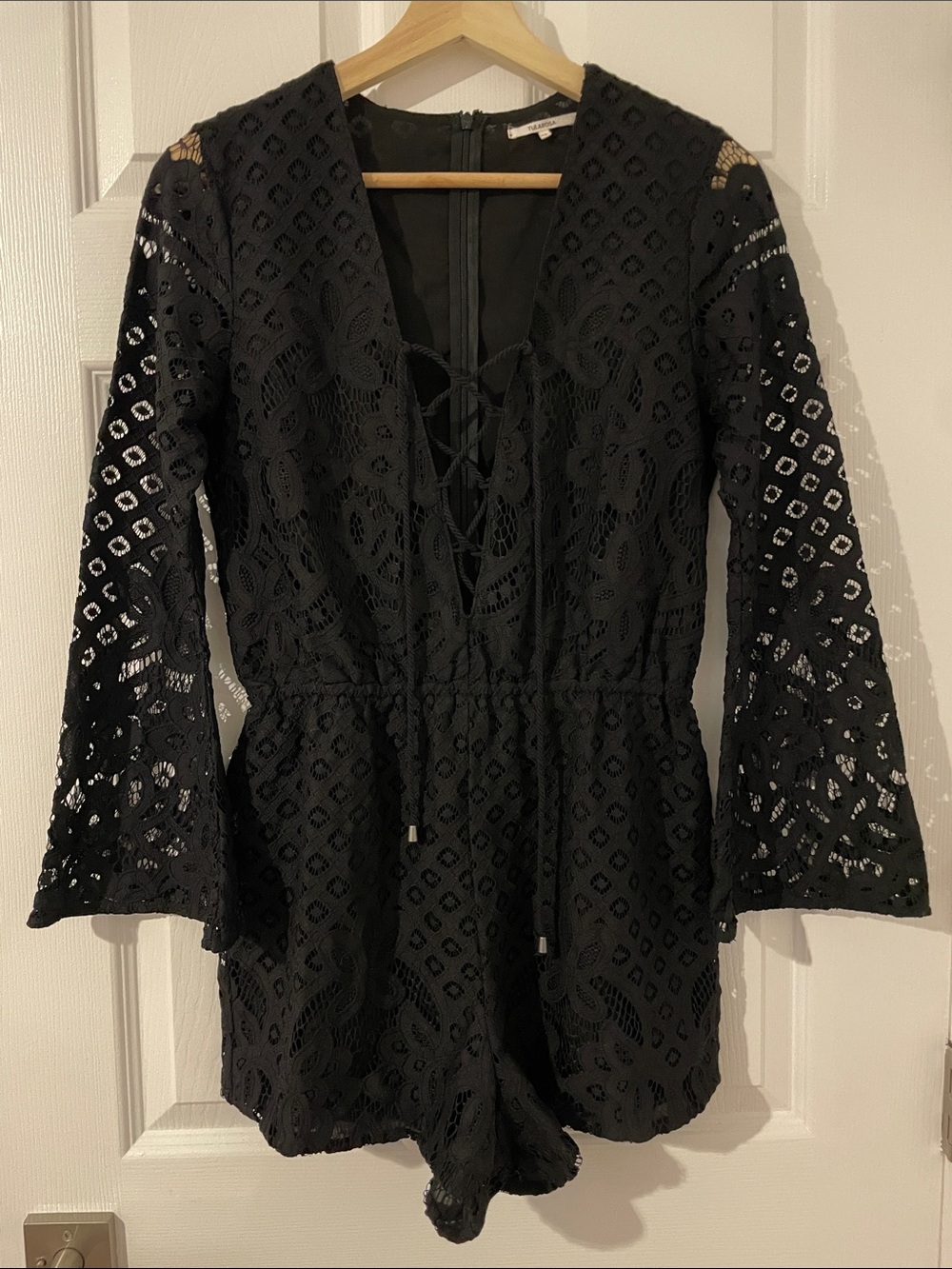 Tularosa x REVOLVE Black Lace V-Neck Long Sleeve Romper Size XS Like New